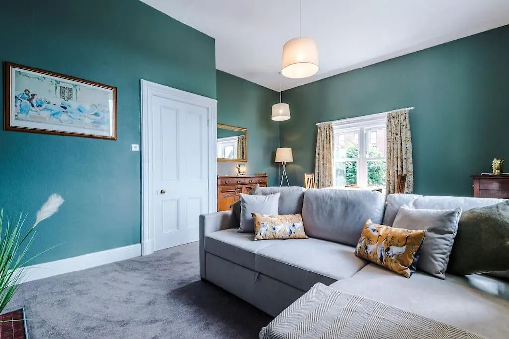 1B Victorian Retreat In Chester