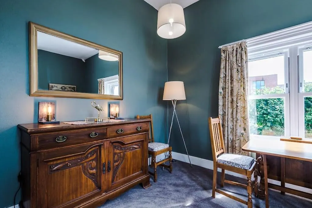 1B Victorian Retreat In Chester United Kingdom
